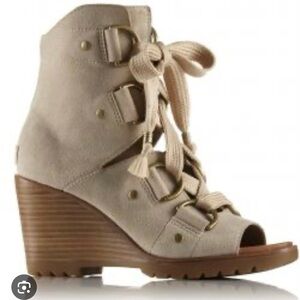 Women's Beige Wedge Ankle Boots